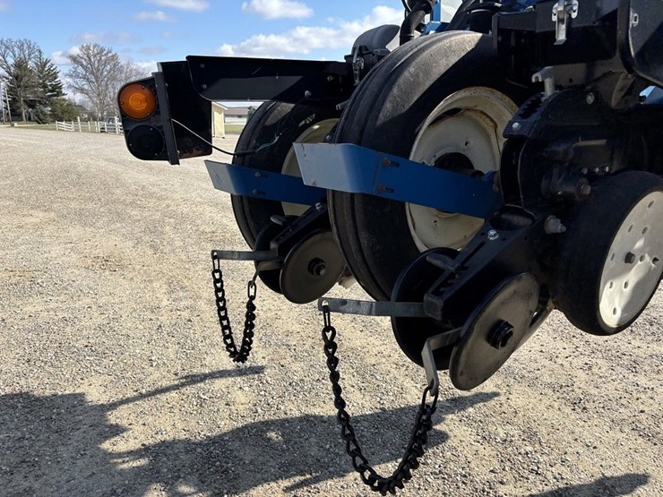 2010-kinze-3660-image-15