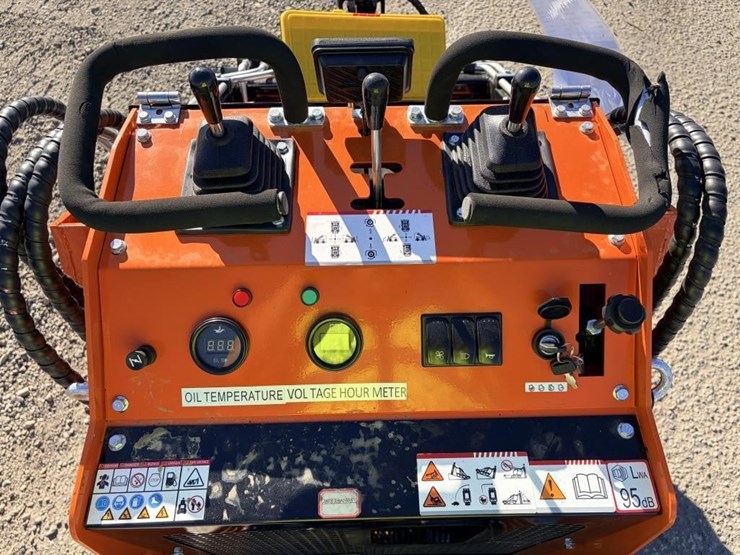 2025-sdlool-sl36c-skid-steer-image-10