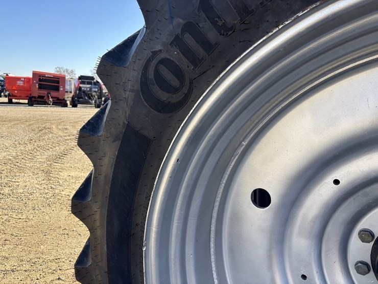 2014-case-ih-340-image-26