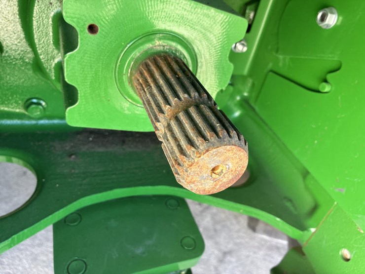 john-deere-8r-340-image-33