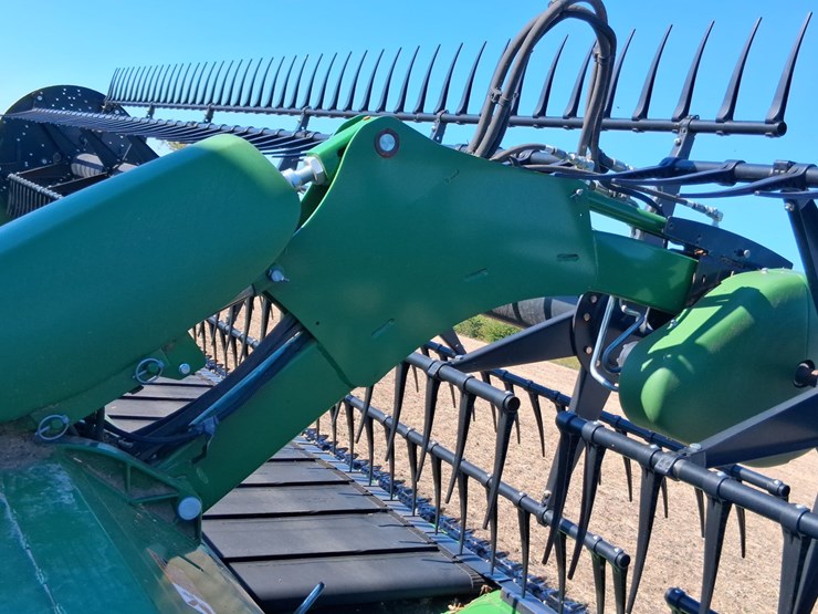 2019-john-deere-745fd-image-2