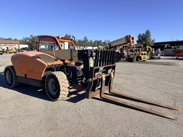 2015-jlg-65-18a-telescopic-reach-lift-image-2