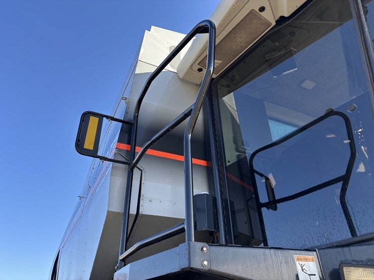 gleaner-r75-image-12