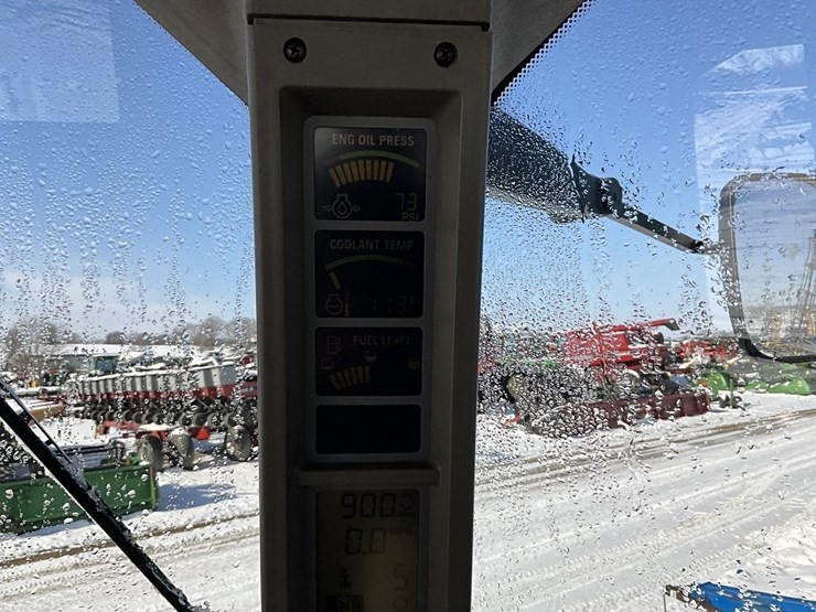 case-ih-mx270-image-39