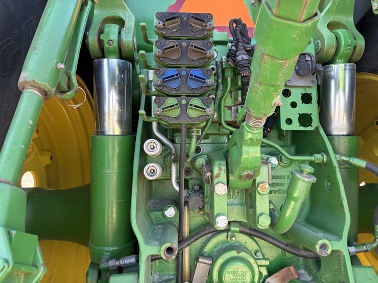 john-deere-8285r-image-27