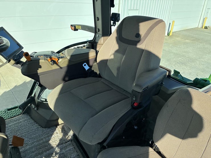 john-deere-8r-370-image-70