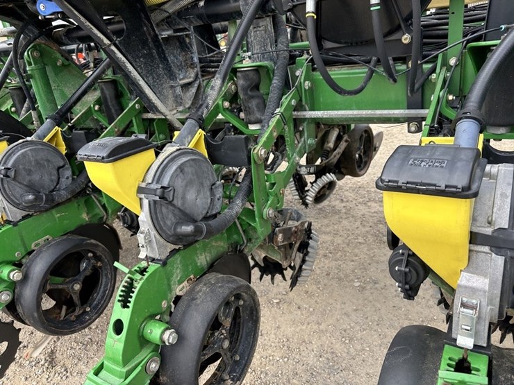 john-deere-1770nt-image-59