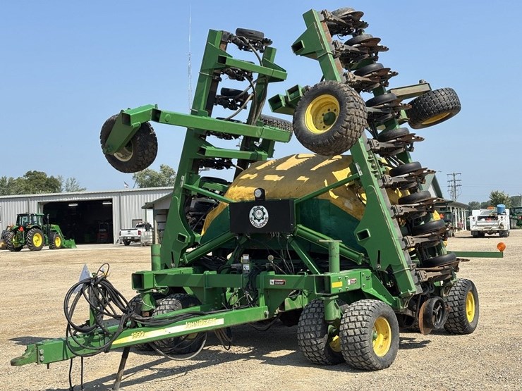 john-deere-1990-image-1