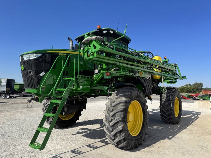 2018-john-deere-r4038-image-1