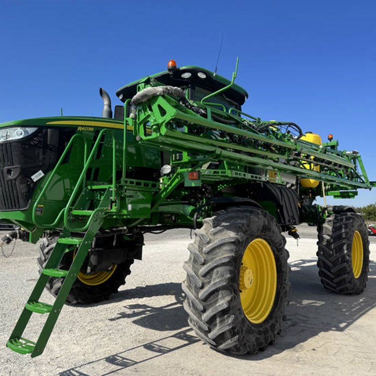 2018 JOHN DEERE R4038