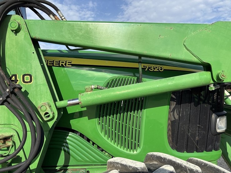 john-deere-7320-image-43