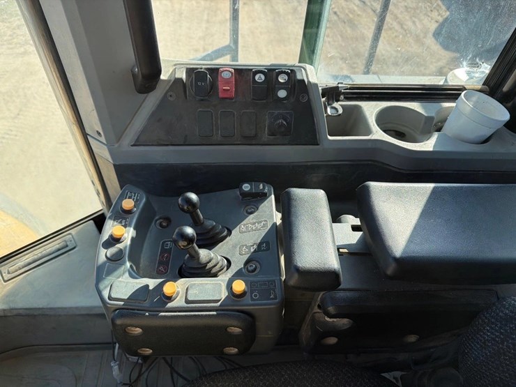 2018-caterpillar-980m-image-16