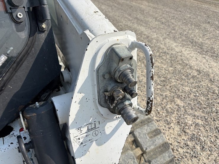 bobcat-t750-image-33