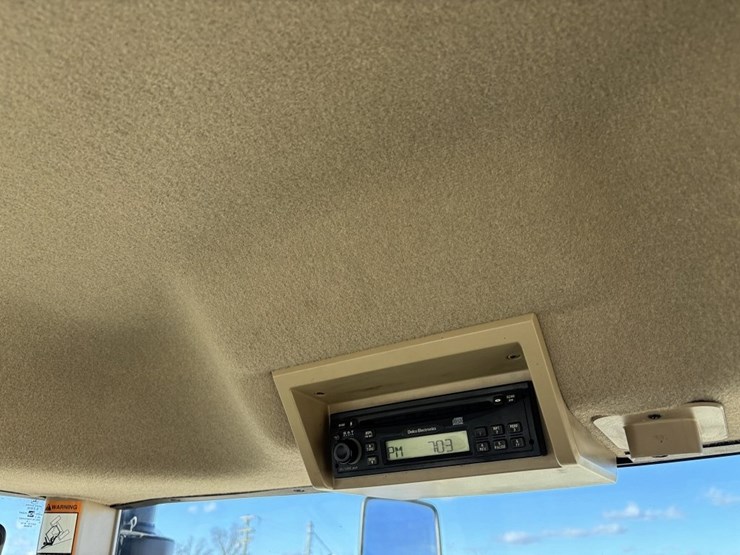 john-deere-8330-image-42