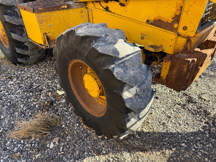 john-deere-410-image-8