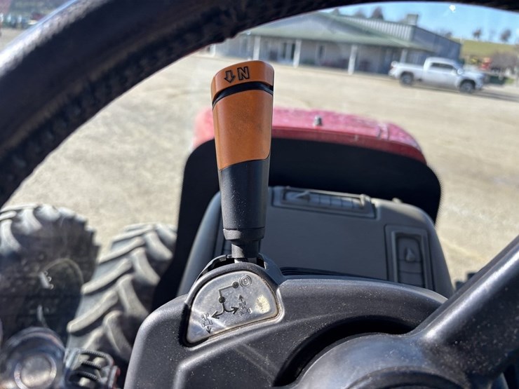 2014-case-ih-340-image-55