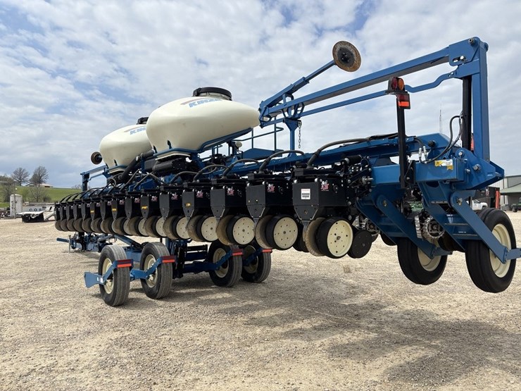 2012-kinze-3660-image-3