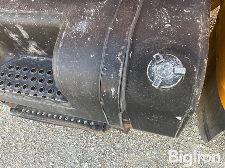 international-4900-image-20