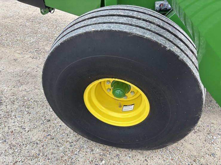 2024-john-deere-561m-image-26