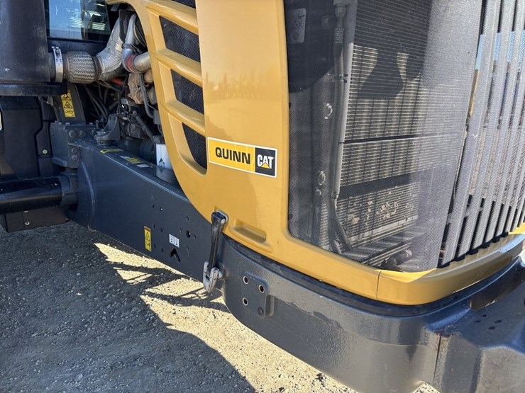 challenger-765e-track-tractor-image-10