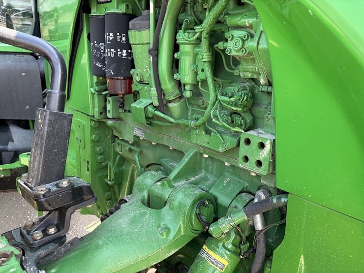 john-deere-8335r-image-13