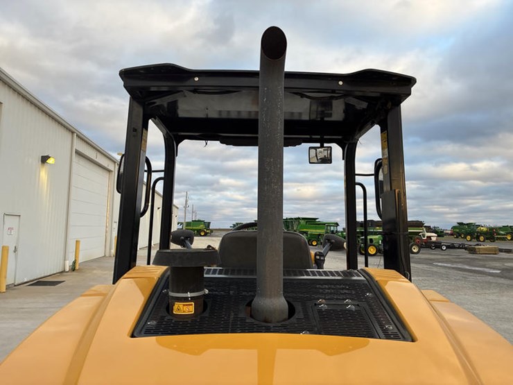 caterpillar-906m-image-32