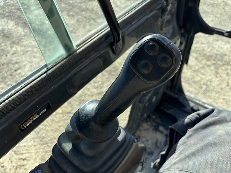 2014-case-cx130-image-31