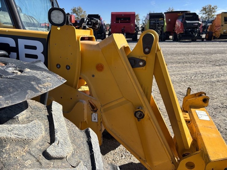 jcb-536-60-agri-image-11
