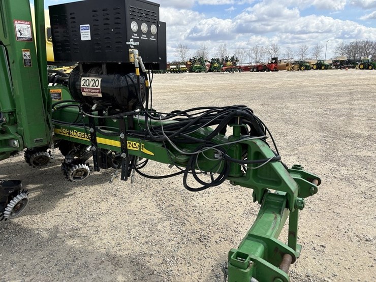 john-deere-1770nt-image-9