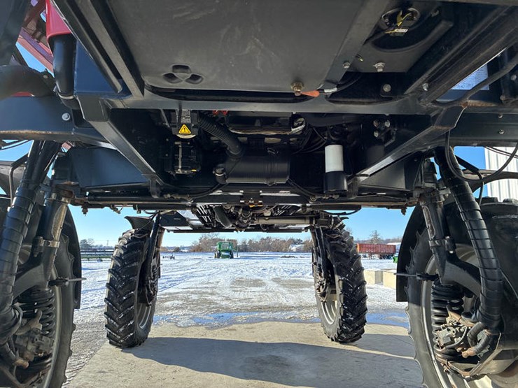 case-ih-patriot-3340-image-18