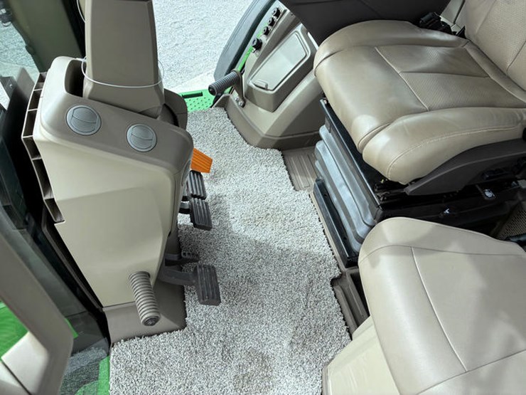 john-deere-8r-370-image-78