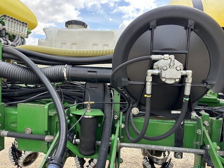 john-deere-1770nt-image-33