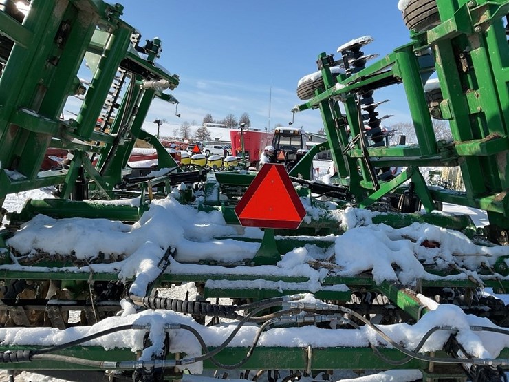 great-plains-h1100-25’-terramax-image-21