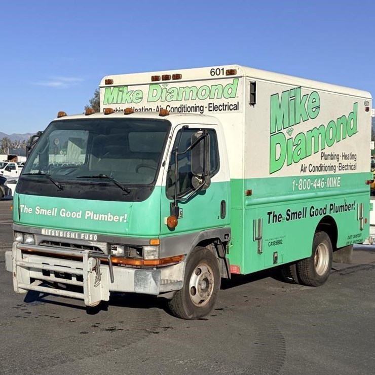 2004 Mitsubishi Fuso Box Truck