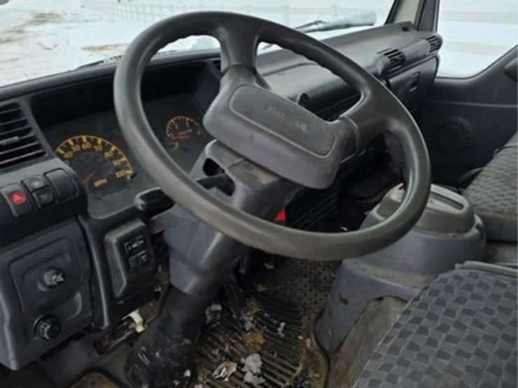 isuzu-npr-hd-image-19