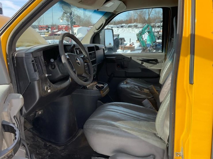 2009-chevrolet-express-3500-image-73