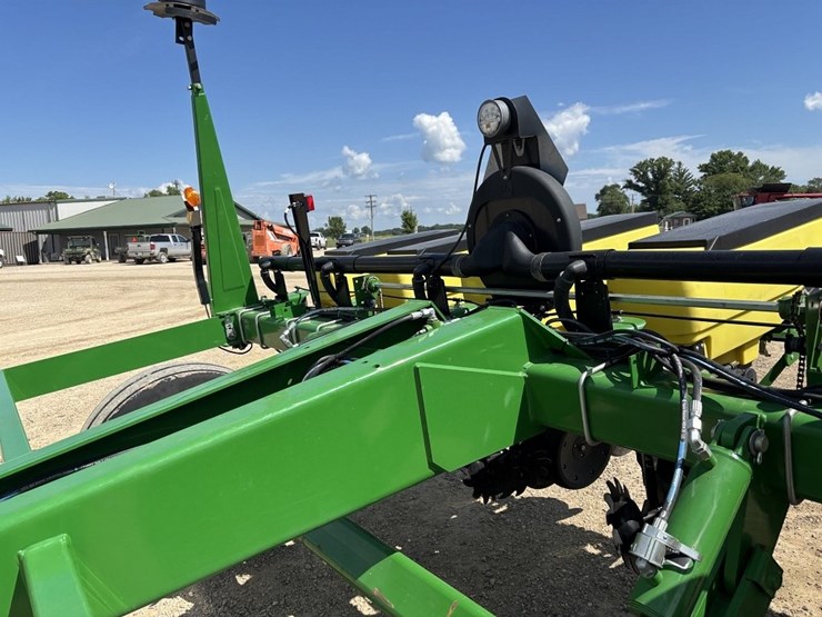 john-deere-1785-image-28