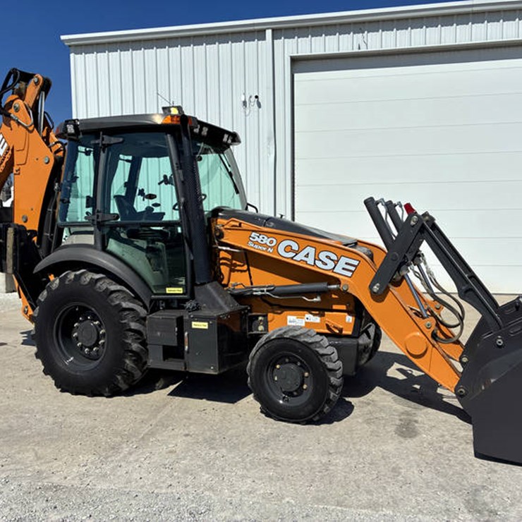 2019 CASE 580SN