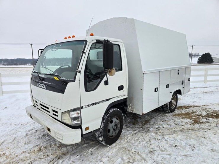 isuzu-npr-hd-image-1