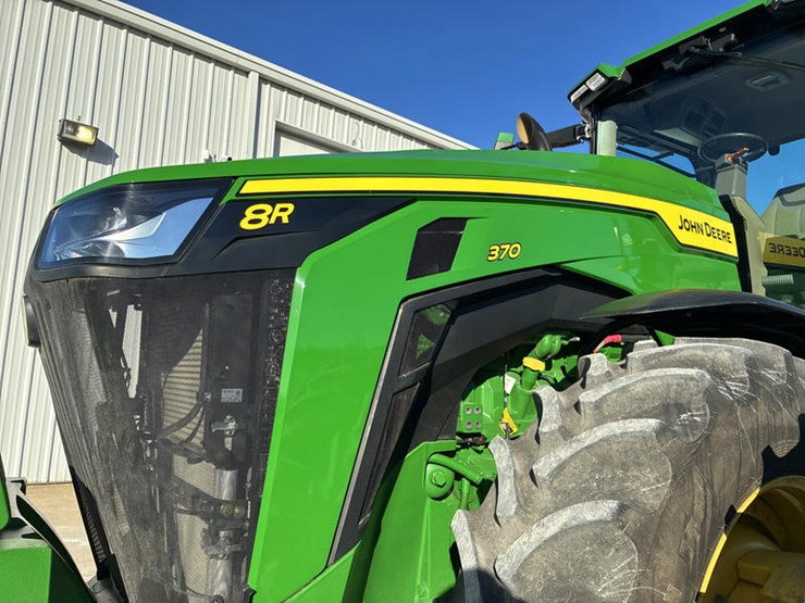 john-deere-8r-370-image-35