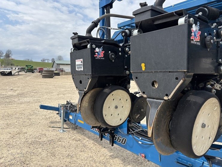 2012-kinze-3660-image-60