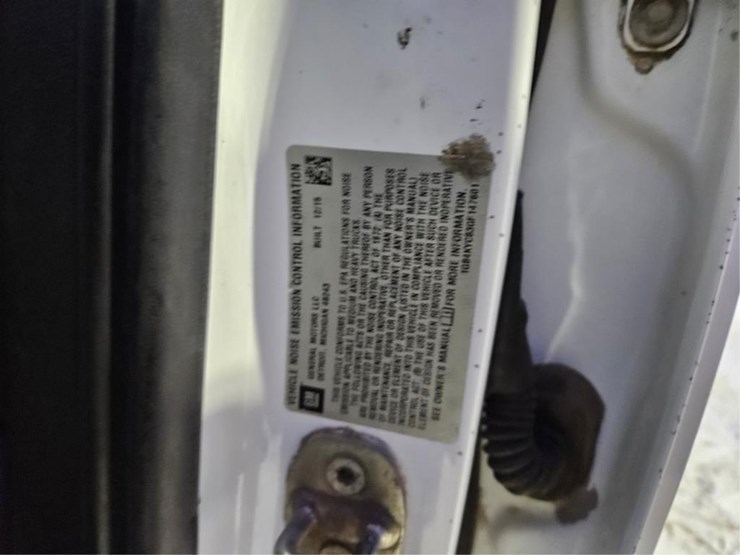 2016-chevrolet-3500hd-image-17