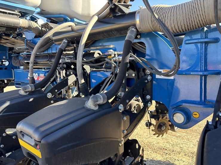 2024-kinze-5900-image-27