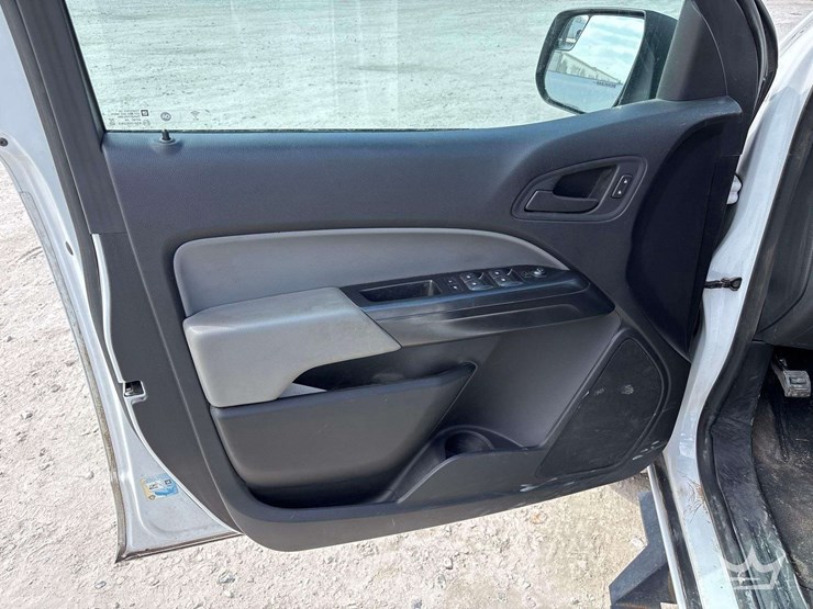 2021-chevrolet-colorado-image-14