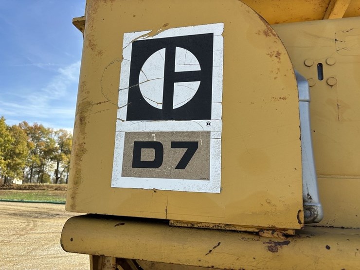caterpillar-d7-image-21