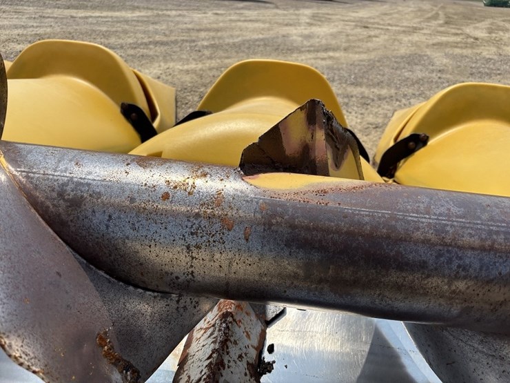 new-holland-996-image-21