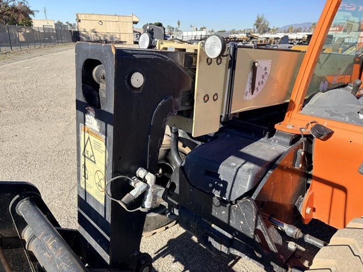 2015-jlg-65-18a-telescopic-reach-lift-image-8