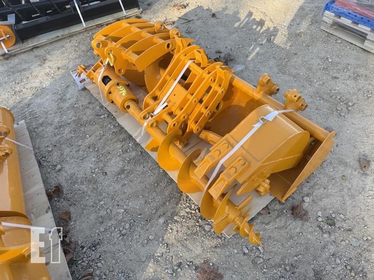 qty-(8)-cat-301-excavator-attachment-image-2