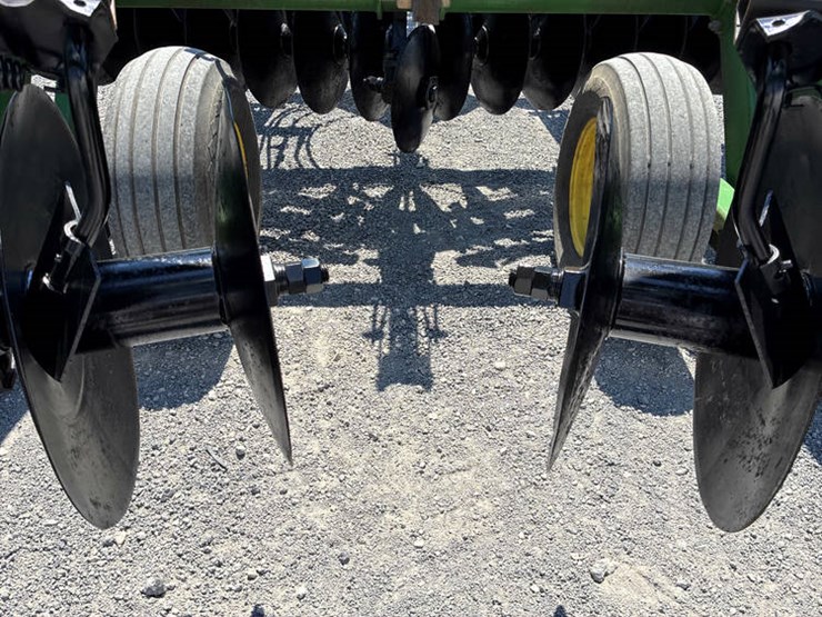 john-deere-637-image-25