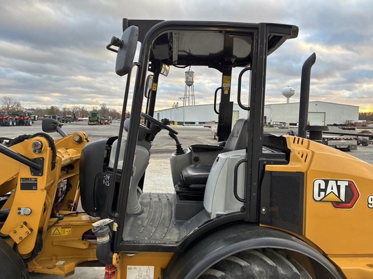 caterpillar-906m-image-34